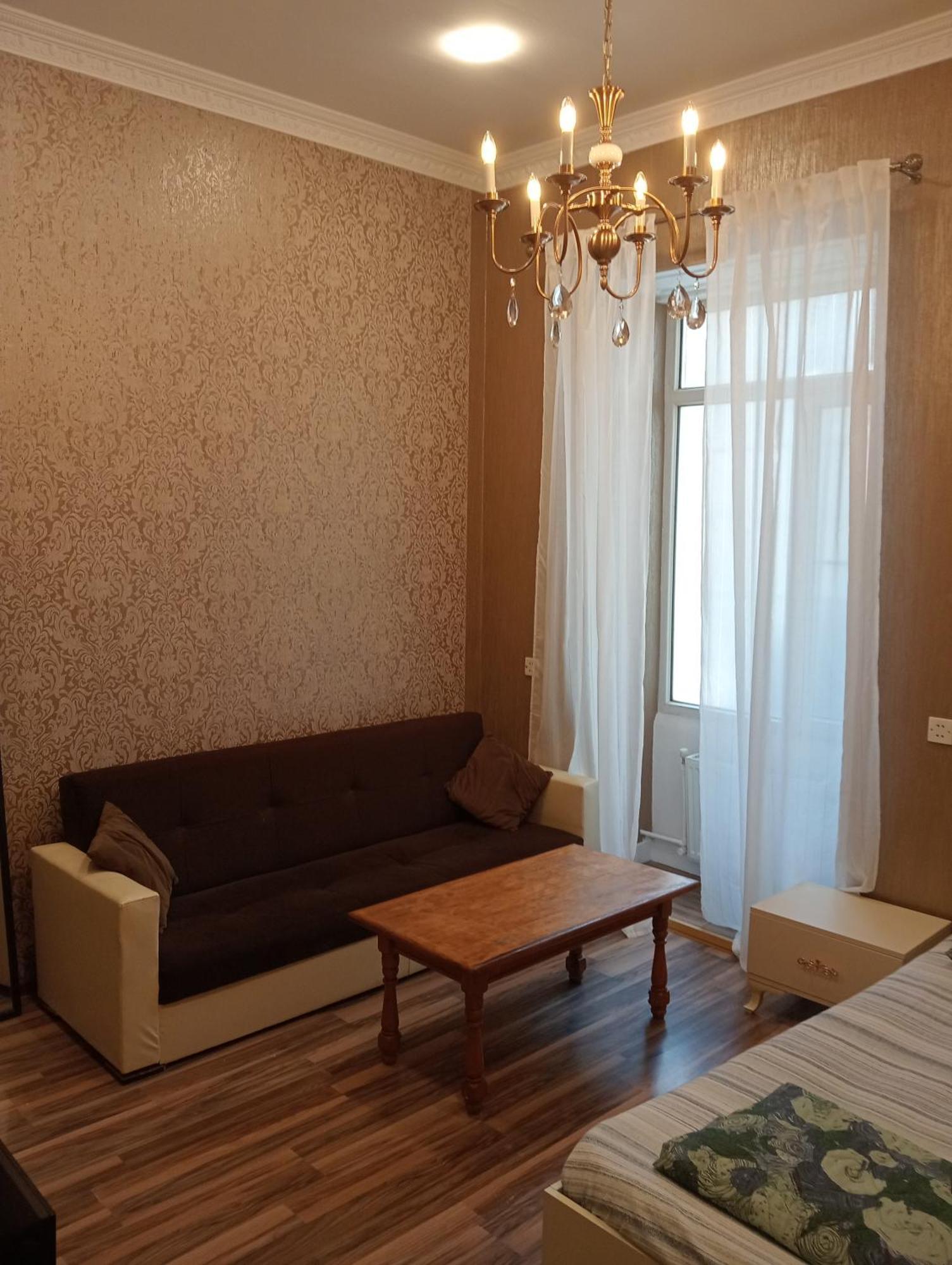 Apartment On The Delara Aliyeva Street バクー エクステリア 写真