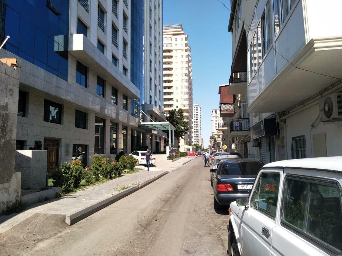 Apartment On The Delara Aliyeva Street バクー エクステリア 写真